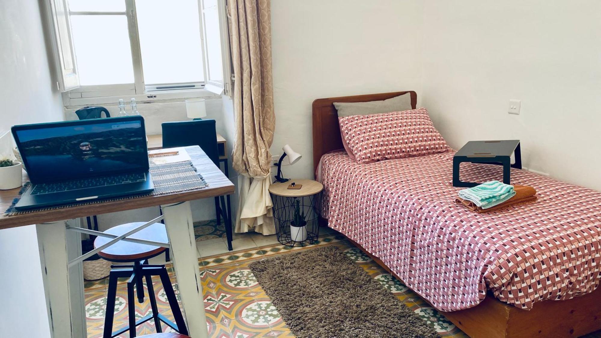 Free Breakfast, Pool, Spacious Aircon Hideaway Apartment Mosta Exterior photo
