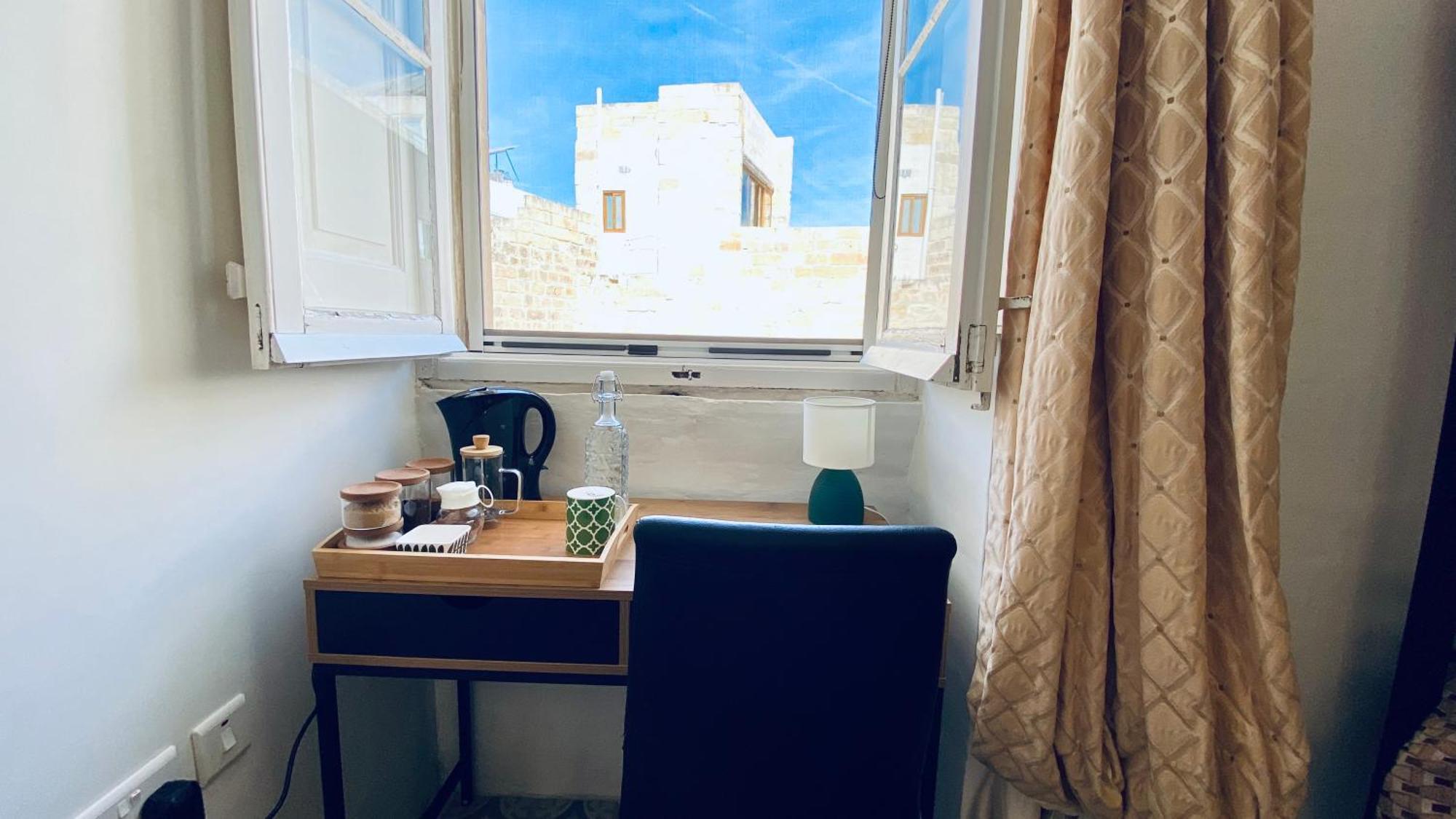 Free Breakfast, Pool, Spacious Aircon Hideaway Apartment Mosta Exterior photo