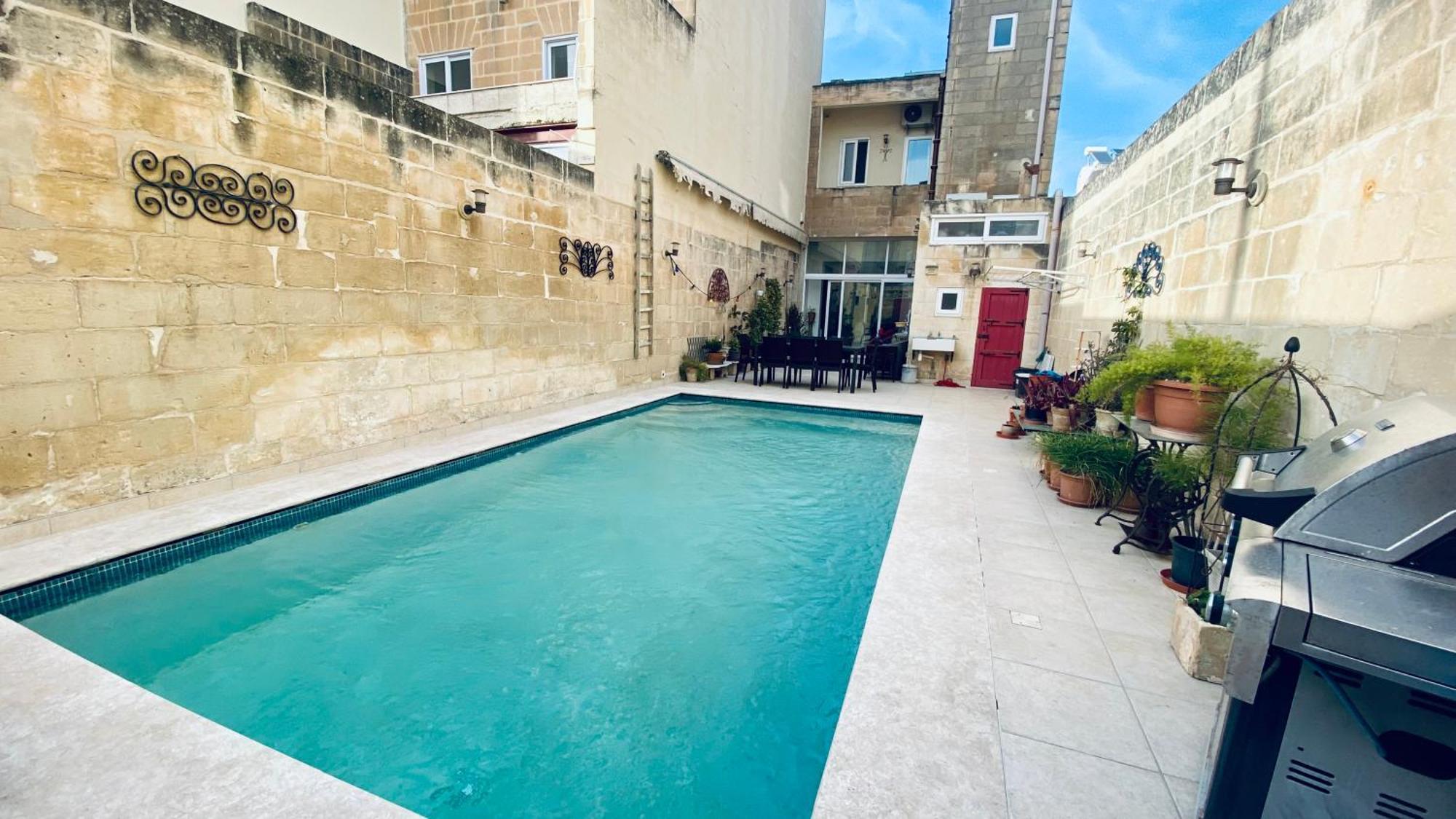 Free Breakfast, Pool, Spacious Aircon Hideaway Apartment Mosta Exterior photo